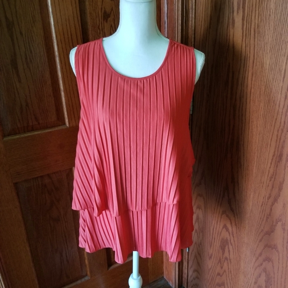 Solid Ribbed Overlay Top - Picture 5 of 6